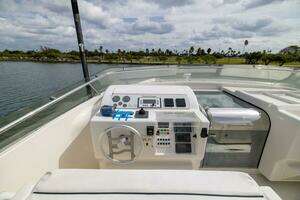 2001 Ferretti Yachts 94 Raised Pilothouse thumbnail 35