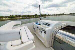 2001 Ferretti Yachts 94 Raised Pilothouse thumbnail 34