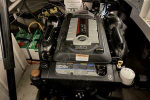 26ft Crownline Yacht For Sale