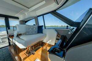 2025 Tiara Yachts 43 LE thumbnail 26