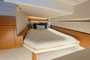 2025 Tiara Yachts 43 LE thumbnail 42