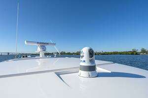 2025 Tiara Yachts 43 LE thumbnail 7