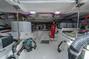 2025 Tiara Yachts 43 LE thumbnail 46