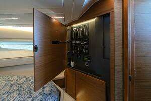 2025 Tiara Yachts 43 LE thumbnail 36