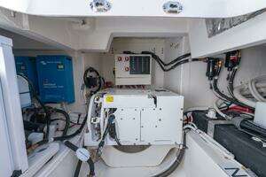 2025 Tiara Yachts 43 LE thumbnail 47