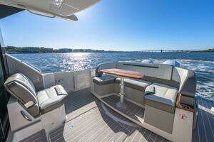 2025 Tiara Yachts 43 LE thumbnail 12