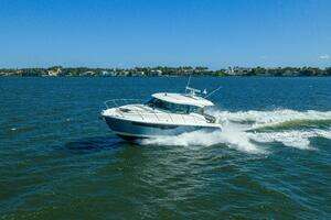 2025 Tiara Yachts 43 LE thumbnail 53