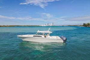 45FT (13.72M) GRADY-WHITE