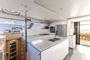 2017 Fountaine Pajot Victoria 67 thumbnail 33