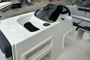 17ft Bayliner Yacht For Sale