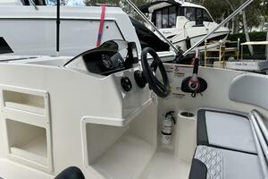17ft Bayliner Yacht For Sale