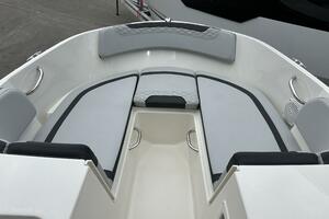 17ft Bayliner Yacht For Sale