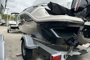 17ft Bayliner Yacht For Sale