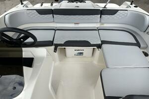 17ft Bayliner Yacht For Sale