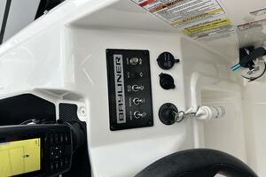 17ft Bayliner Yacht For Sale