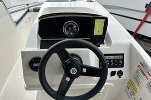 17ft Bayliner Yacht For Sale