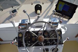 EAGLES NEST 32ft Whiticar Yacht For Sale