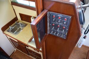 EAGLES NEST 32ft Whiticar Yacht For Sale
