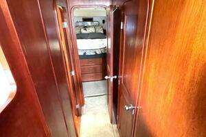 1986 Chris-Craft 422 COMMANDER thumbnail 14