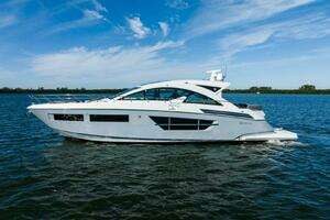 2019 Cruisers Yachts 60 Cantius thumbnail 64
