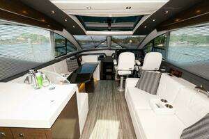 2019 Cruisers Yachts 60 Cantius thumbnail 5
