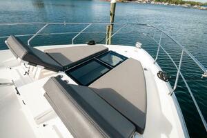 2019 Cruisers Yachts 60 Cantius- AFTER FIVE