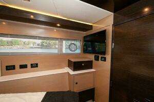 2019 Cruisers Yachts 60 Cantius thumbnail 27