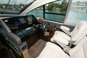 2019 Cruisers Yachts 60 Cantius thumbnail 38