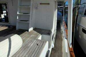 1987 DeFever 48 Tri Cabin thumbnail 9