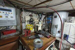 1987 DeFever 48 Tri Cabin thumbnail 82