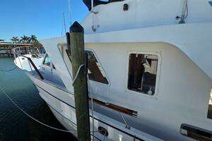 1987 DeFever 48 Tri Cabin thumbnail 4