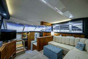 2000 Silverton 442 Cockpit Motoryacht thumbnail 21