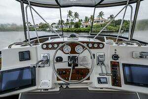2000 Silverton 442 Cockpit Motoryacht thumbnail 7