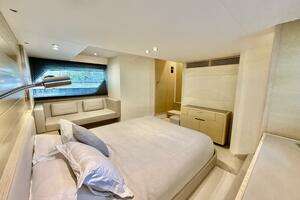 2017 Princess V58 thumbnail 24