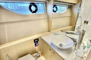 2017 Princess V58 thumbnail 31