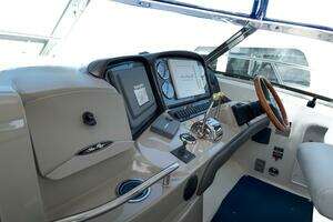 2007 Sea Ray 400 Sundancer thumbnail 18