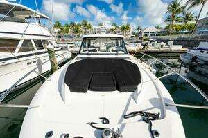 2023 Boston Whaler 405 Conquest thumbnail 20
