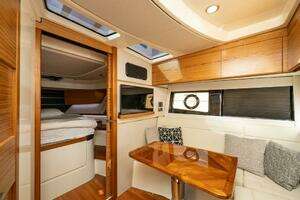 2023 Boston Whaler 405 Conquest thumbnail 33
