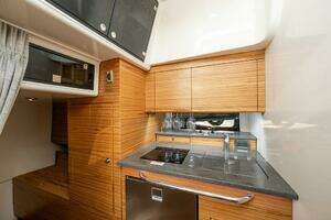 2023 Boston Whaler 405 Conquest thumbnail 40