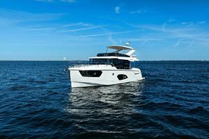 2025 Absolute 48 Navetta - Profile