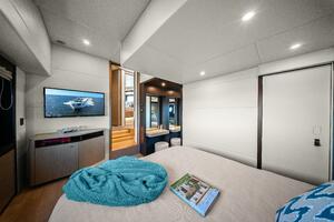 2025 Absolute 48 Navetta - Stateroom 