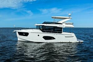 2025 Absolute 48 Navetta - Profile