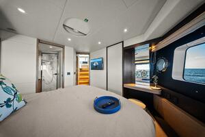 2025 Absolute 48 Navetta - Stateroom