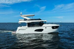 2025 Absolute 48 Navetta - Profile 