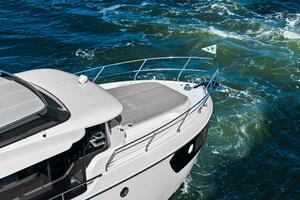 2025 Absolute 48 Navetta - Profile