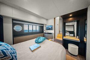 2025 Absolute 48 Navetta - Stateroom 