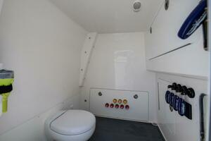 Invincible 35 Emanon - Head