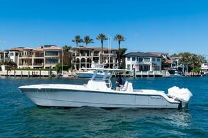 Invincible 35 Emanon - Exterior Profile