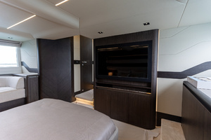 2025 Galeon 560 FLY thumbnail 46