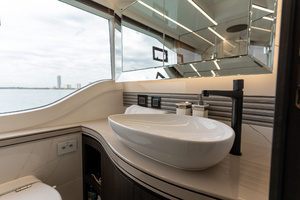 2025 Galeon 560 FLY thumbnail 50